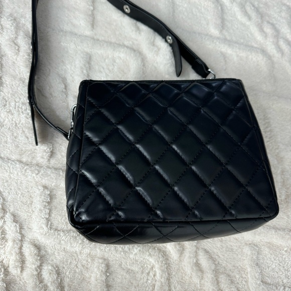 Black quilted affordable bag purse night or casual medium size - Picture 14 of 16